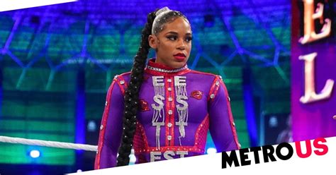 Bianca Belair Suffered A Wardrobe Malfunction Right。